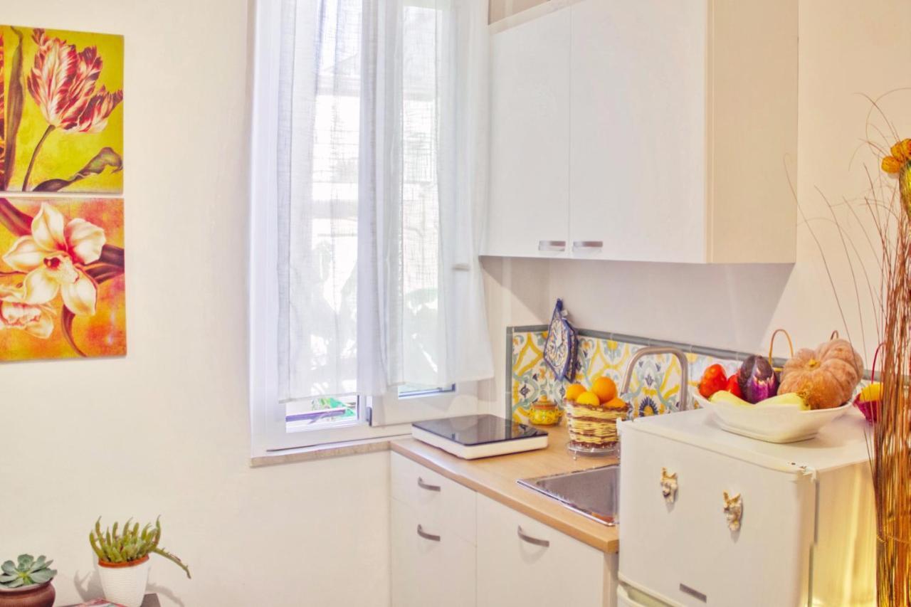 Bilocale Holiday Taormina Centro Apartment Bagian luar foto