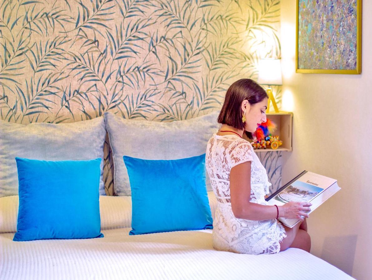 Bilocale Holiday Taormina Centro Apartment Bagian luar foto